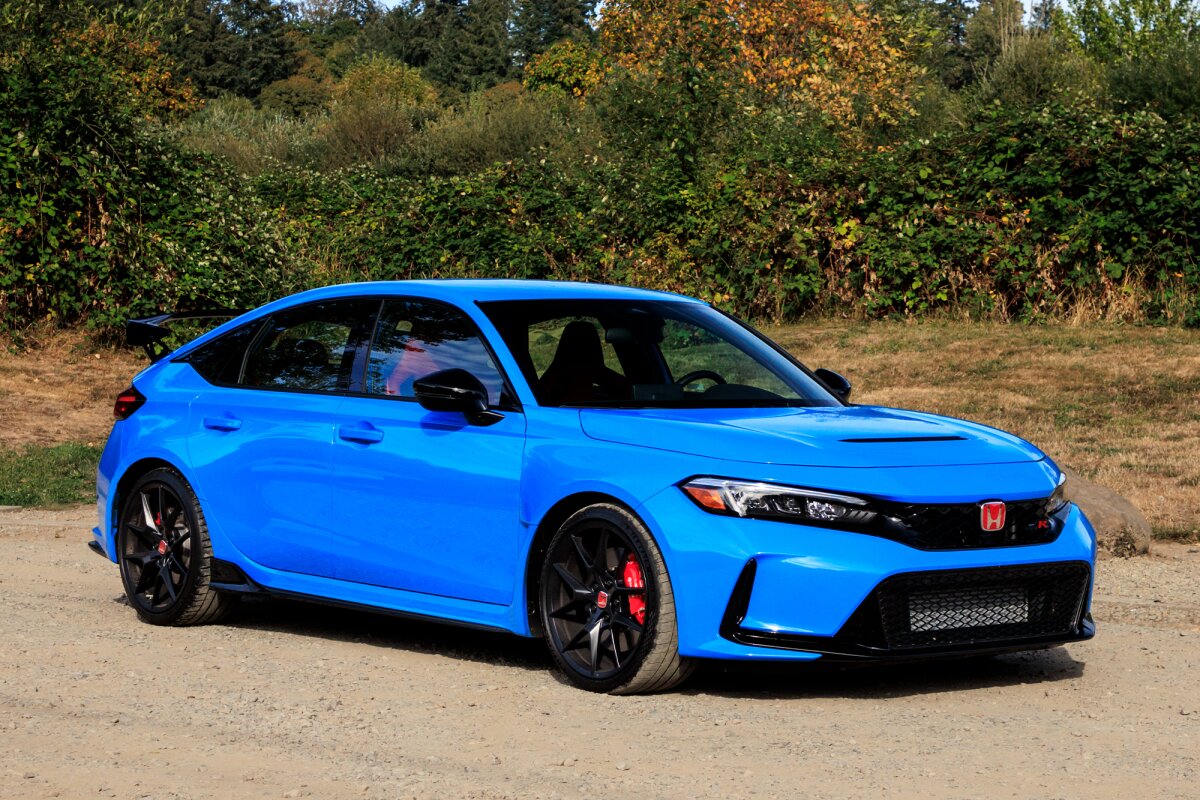 Read more about the article Best Hatchbacks for Indian Roads: A 2025 Guide