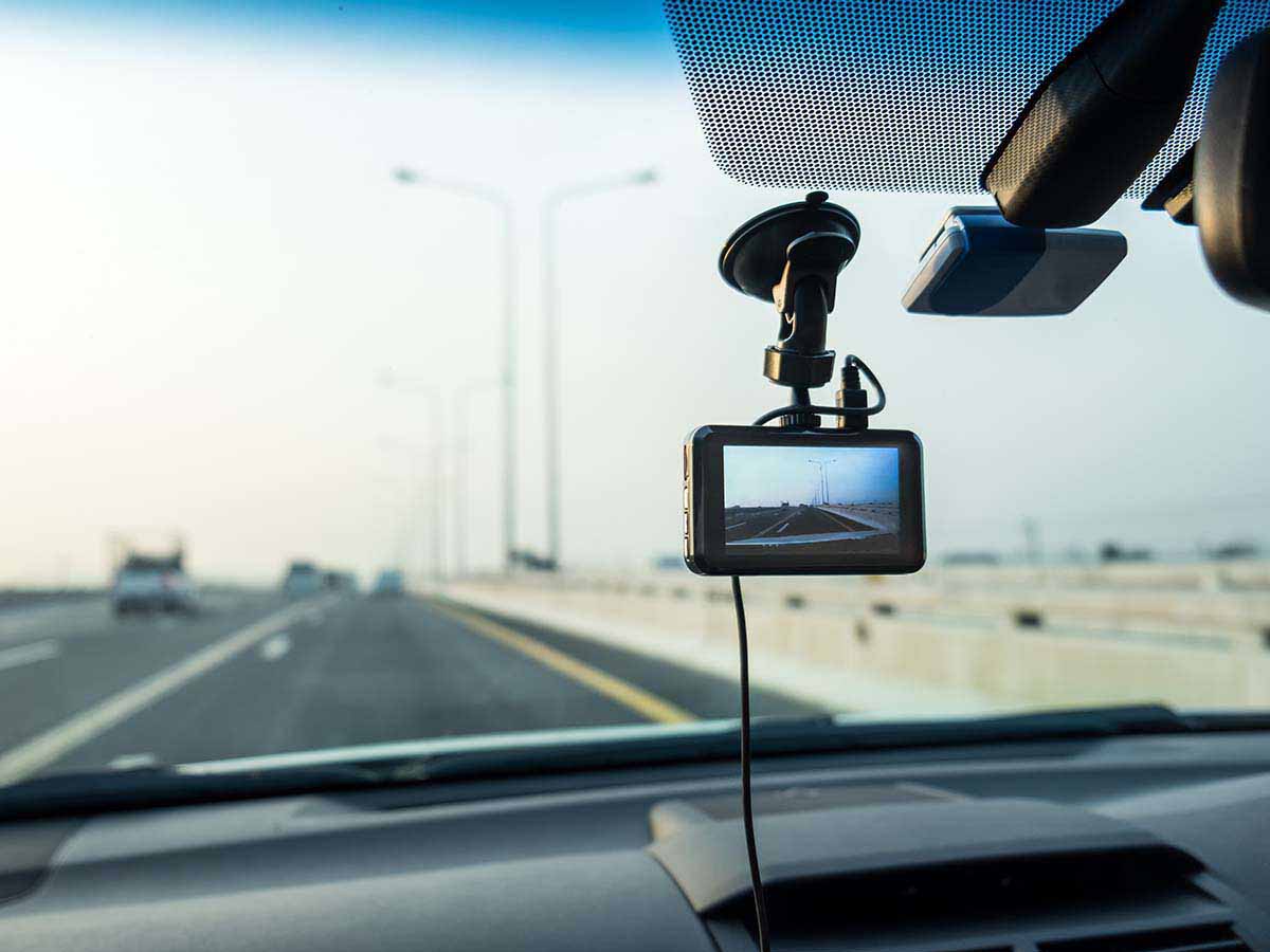 Read more about the article Why Dash Cams Are Becoming Essential for Indian Drivers
