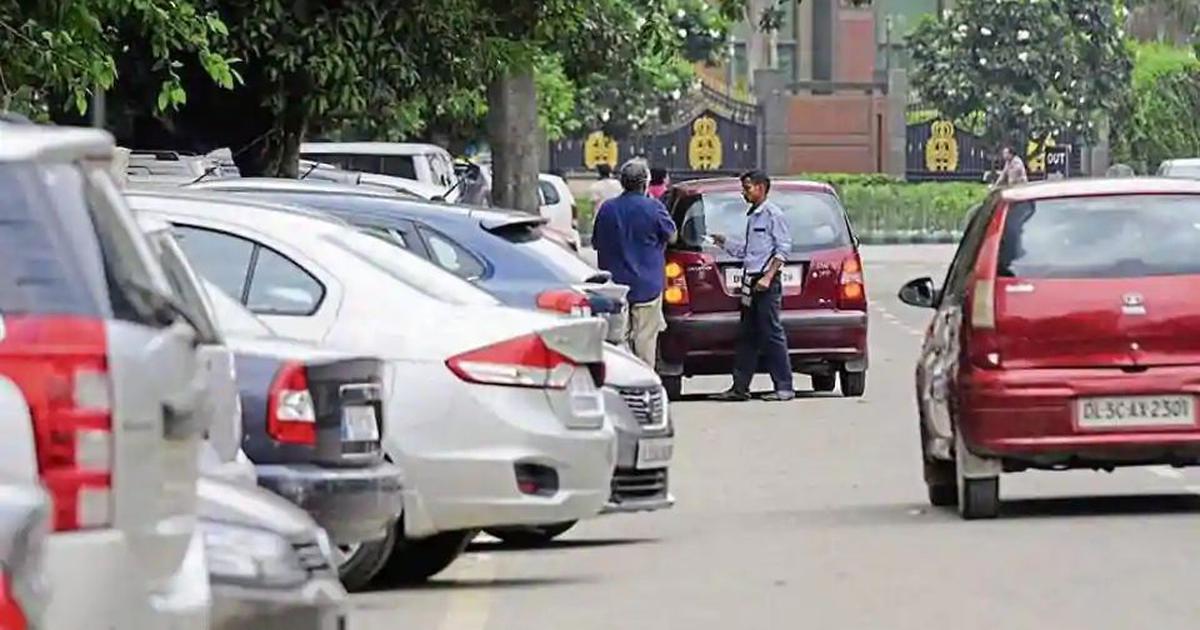 Read more about the article How to Keep Your Car Secure in Crowded Parking Lots