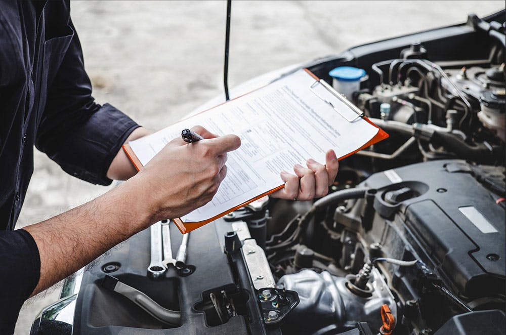 Read more about the article 5 Signs Your Car Needs Immediate Maintenance